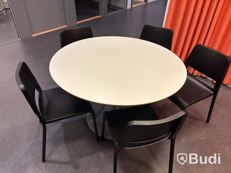 Matbord inkl. 5 stolar ikea