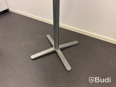 Parti med diverse möbler