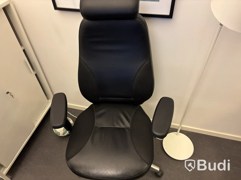 Höj- och sänkbart skrivbord inkl. hurts Edsbyn och kontorsstol