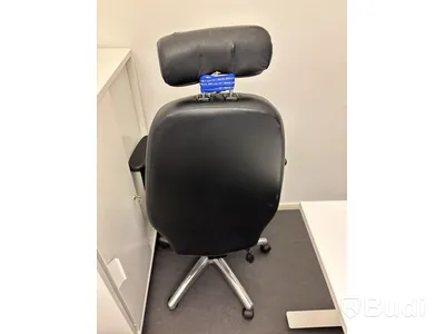Höj- och sänkbart skrivbord inkl. hurts Edsbyn och kontorsstol