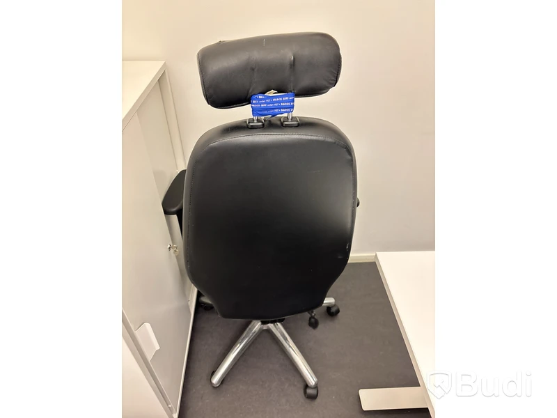 Höj- och sänkbart skrivbord inkl. hurts Edsbyn och kontorsstol
