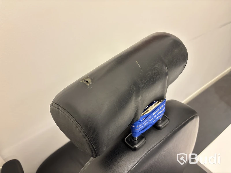 Höj- och sänkbart skrivbord inkl. hurts Edsbyn och kontorsstol