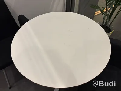 2 st. Fåtöljer inkl. bord och lampa