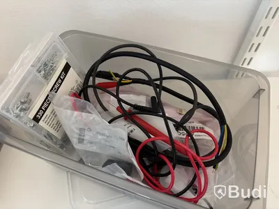 Parti med diverse mätningsutrustning inkl. skåp