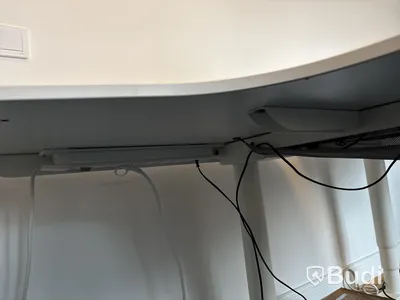 Höj- och sänkbart skrivbord, elektriskt