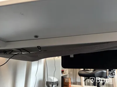 Höj- och sänkbart skrivbord, elektriskt