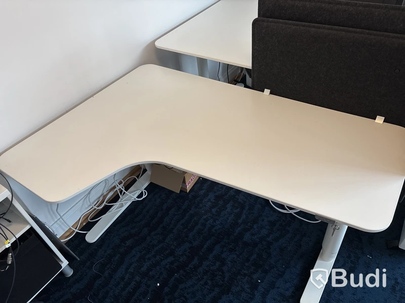 Höj- och sänkbart skrivbord, elektriskt
