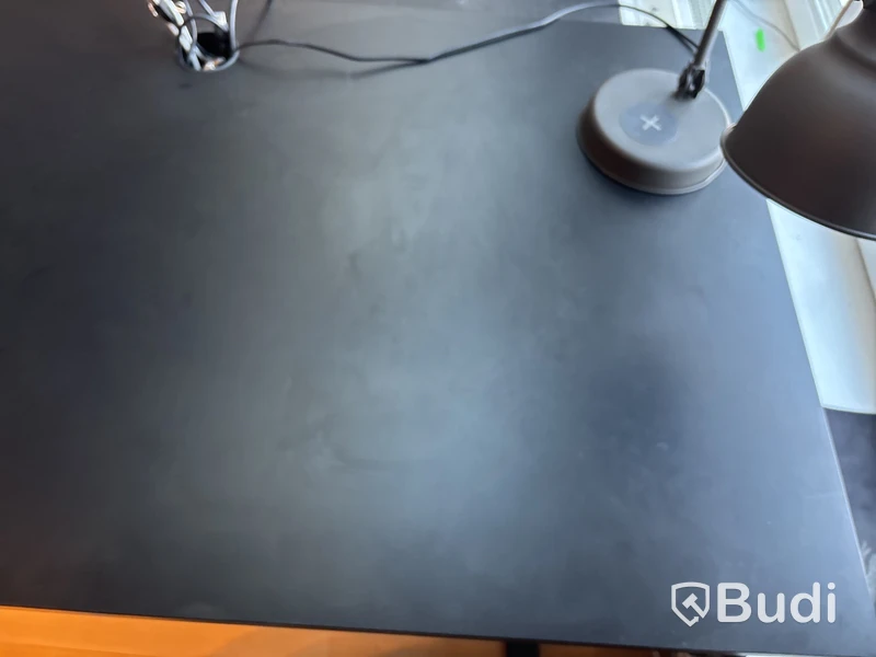 Höj- och sänkbart skrivbord Edsbyn, elektriskt