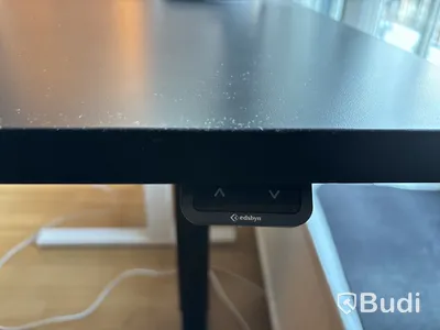 Höj- och sänkbart skrivbord Edsbyn, elektriskt