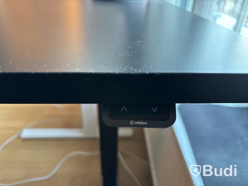 Höj- och sänkbart skrivbord Edsbyn, elektriskt