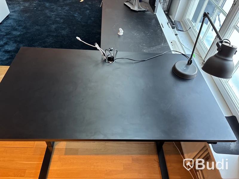 Höj- och sänkbart skrivbord Edsbyn, elektriskt
