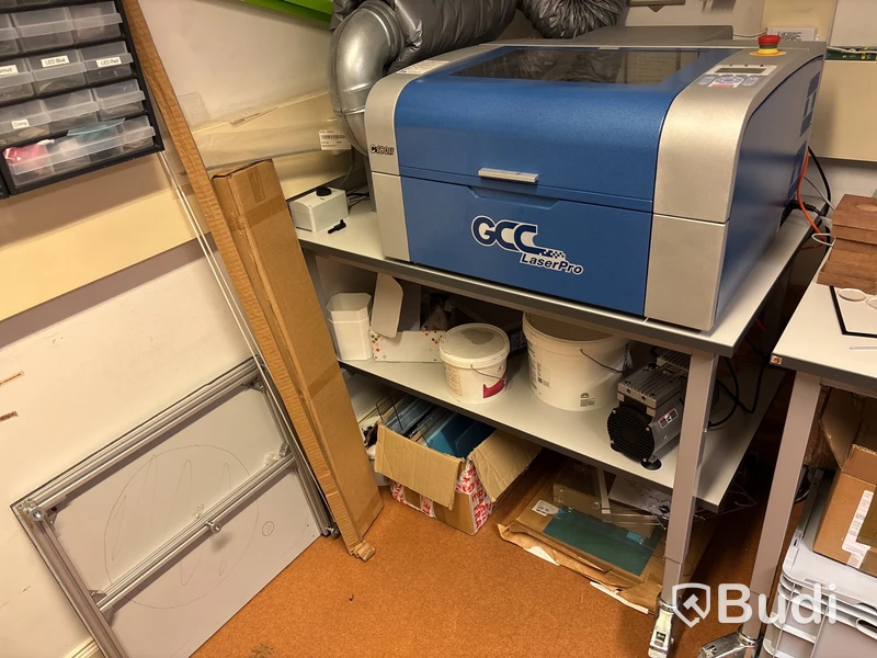 Lasergraverare GCC LaserPro C180II på rullbord (AJ Produkter