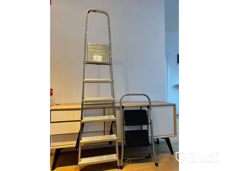 2 st. fällbara stegar