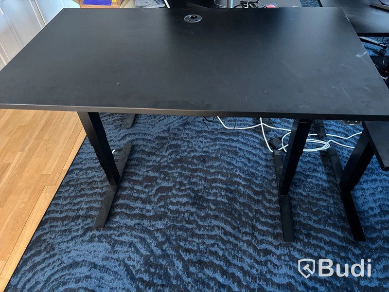 Höj- och sänkbart skrivbord Edsbyn, elektriskt
