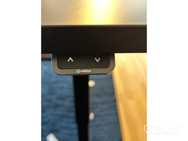 Höj- och sänkbart skrivbord Edsbyn, elektriskt