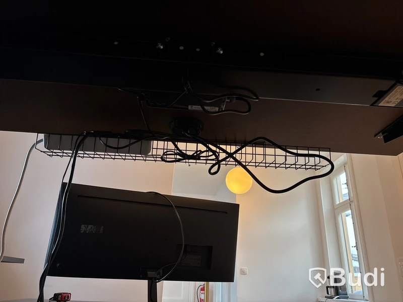 Höj- och sänkbart skrivbord Edsbyn, elektriskt