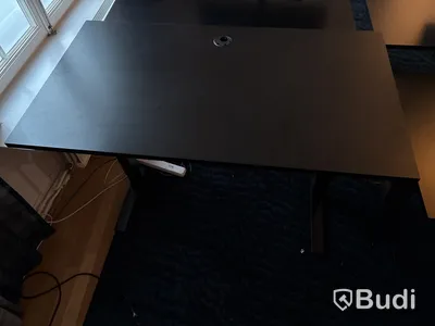 Höj- och sänkbart skrivbord Edsbyn, elektriskt