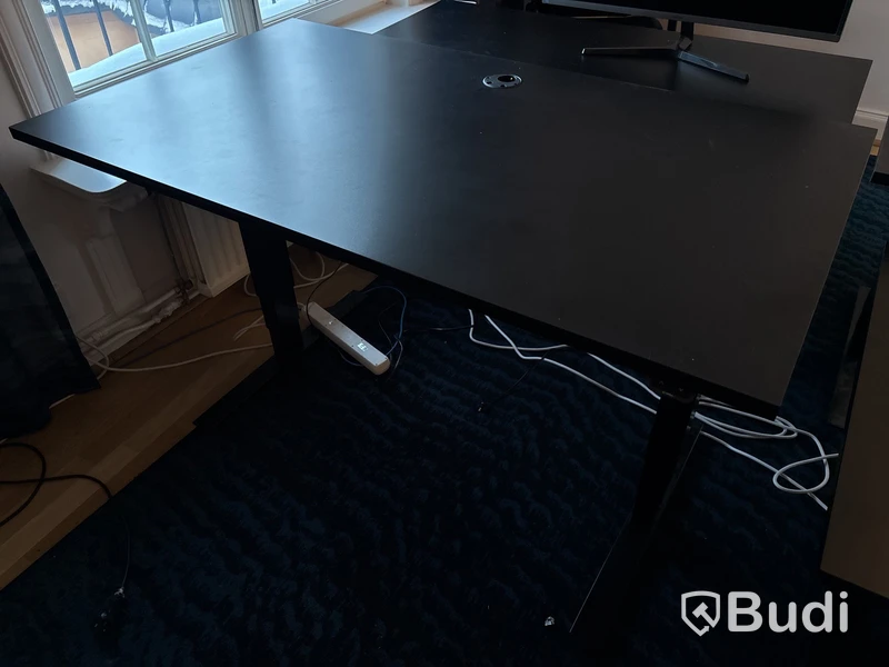 Höj- och sänkbart skrivbord Edsbyn, elektriskt