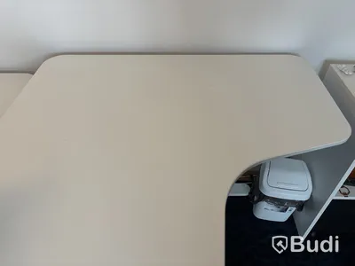 Höj- och sänkbart skrivbord, elektriskt