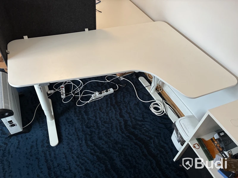Höj- och sänkbart skrivbord, elektriskt