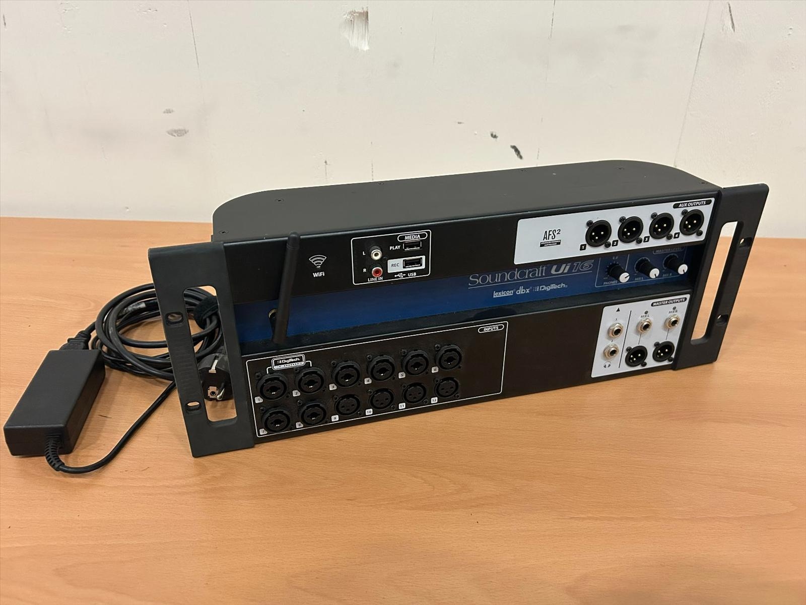 Soundcraft Ui16 Mixer