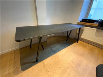 Kontorsbord med ben, Valchromat