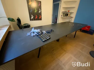 Kontorsbord med ben, Valchromat
