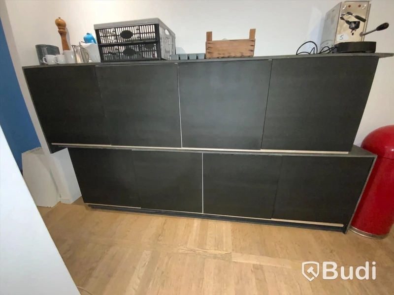 2st hyllsektionerna Klädda i valchromat
