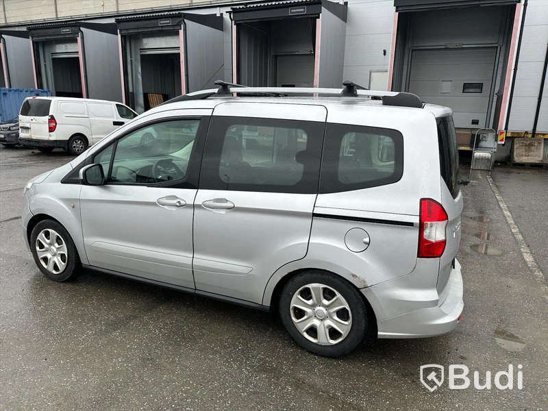 Ford Tourneo Courier -2014 | 1.6 TDCi | Manuell | 95hk | Reparationsobjekt