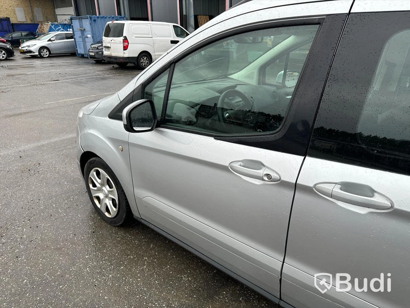 Ford Tourneo Courier -2014 | 1.6 TDCi | Manuell | 95hk | Reparationsobjekt