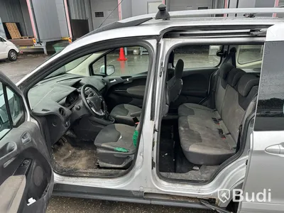 Ford Tourneo Courier -2014 | 1.6 TDCi | Manuell | 95hk | Reparationsobjekt