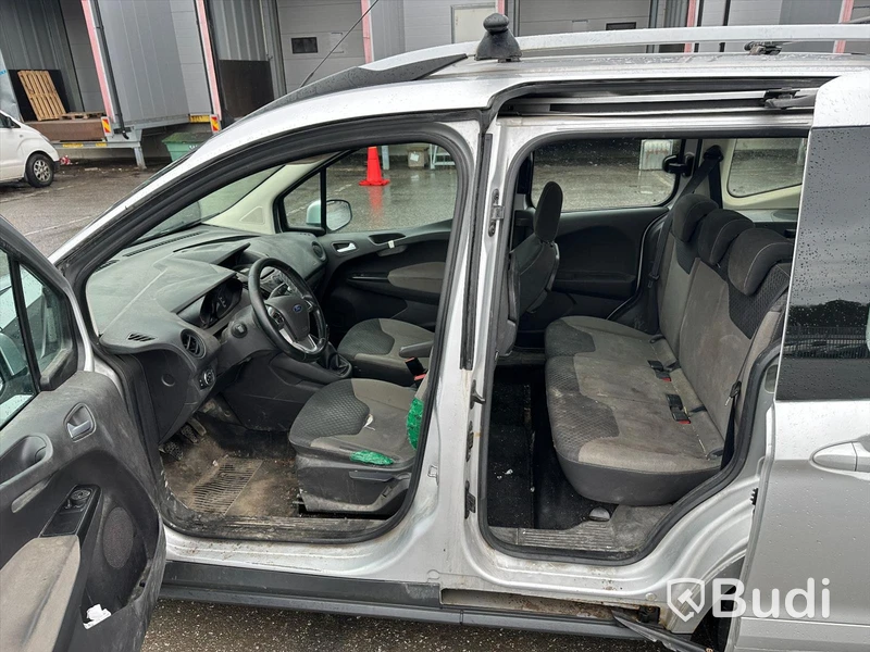 Ford Tourneo Courier -2014 | 1.6 TDCi | Manuell | 95hk | Reparationsobjekt