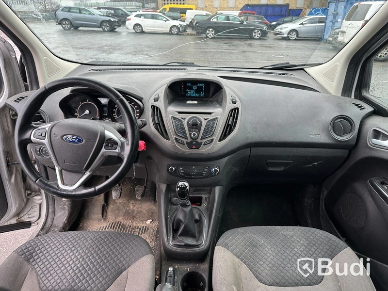 Ford Tourneo Courier -2014 | 1.6 TDCi | Manuell | 95hk | Reparationsobjekt