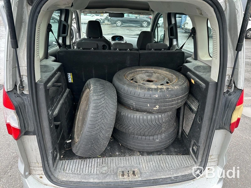 Ford Tourneo Courier -2014 | 1.6 TDCi | Manuell | 95hk | Reparationsobjekt