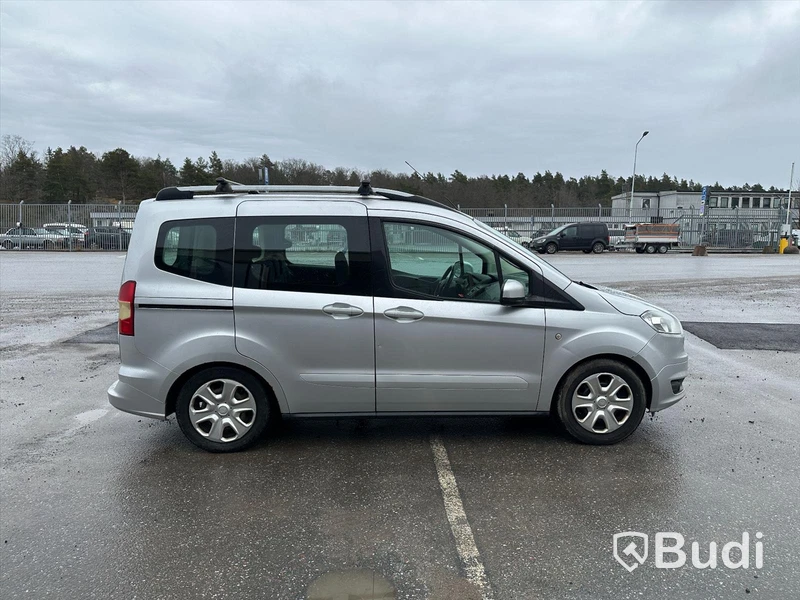 Ford Tourneo Courier -2014 | 1.6 TDCi | Manuell | 95hk | Reparationsobjekt