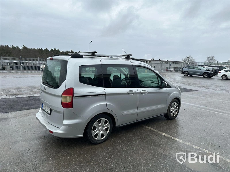 Ford Tourneo Courier -2014 | 1.6 TDCi | Manuell | 95hk | Reparationsobjekt