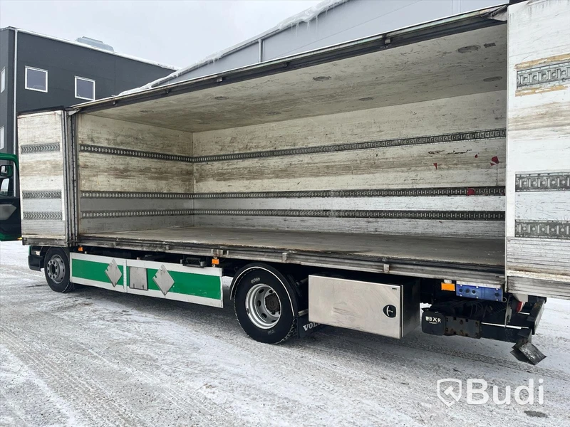 Lastbil Volvo FL 250 4x2 -2014 | Automat | 250hk | Sala-skåp med öppningsbarsida och baklyft | Repobjekt