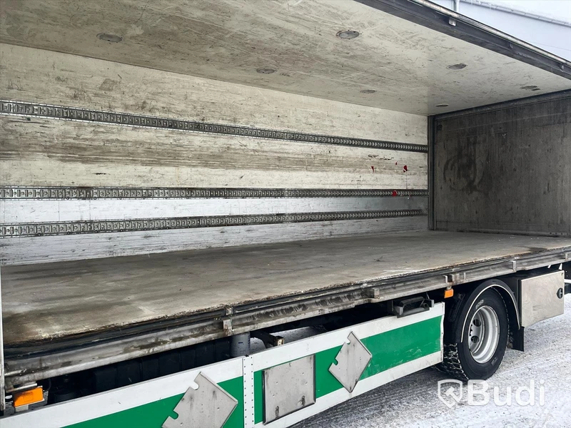 Lastbil Volvo FL 250 4x2 -2014 | Automat | 250hk | Sala-skåp med öppningsbarsida och baklyft | Repobjekt