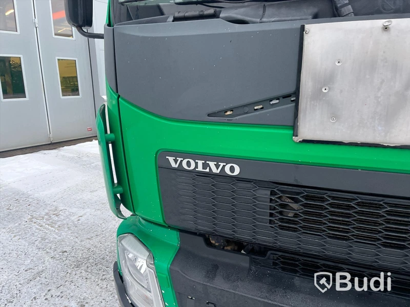 Lastbil Volvo FL 250 4x2 -2014 | Automat | 250hk | Sala-skåp med öppningsbarsida och baklyft | Repobjekt
