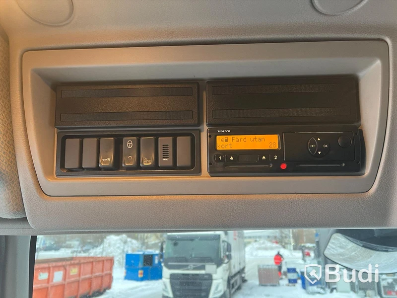 Lastbil Volvo FL 250 4x2 -2014 | Automat | 250hk | Sala-skåp med öppningsbarsida och baklyft | Repobjekt