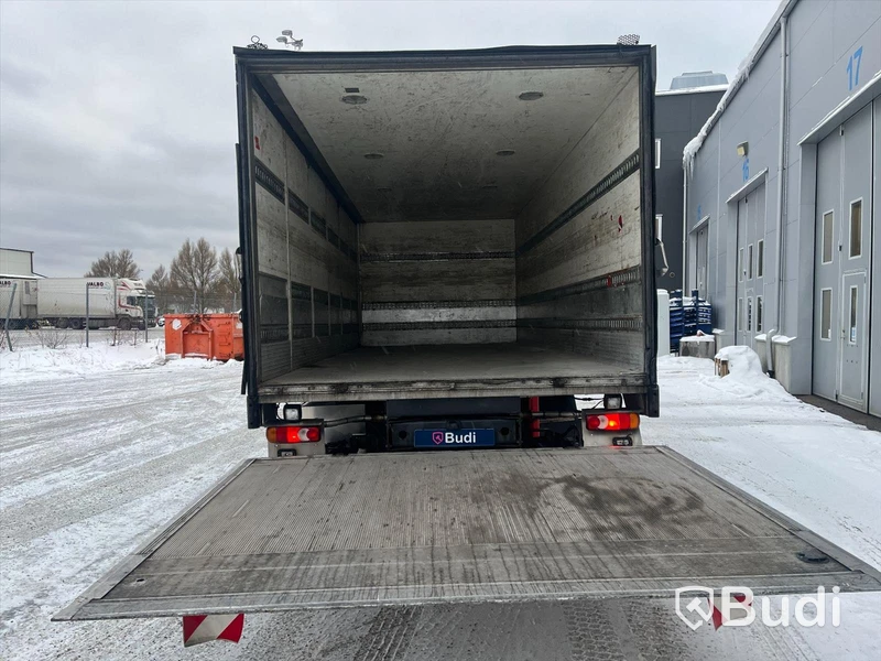 Lastbil Volvo FL 250 4x2 -2014 | Automat | 250hk | Sala-skåp med öppningsbarsida och baklyft | Repobjekt