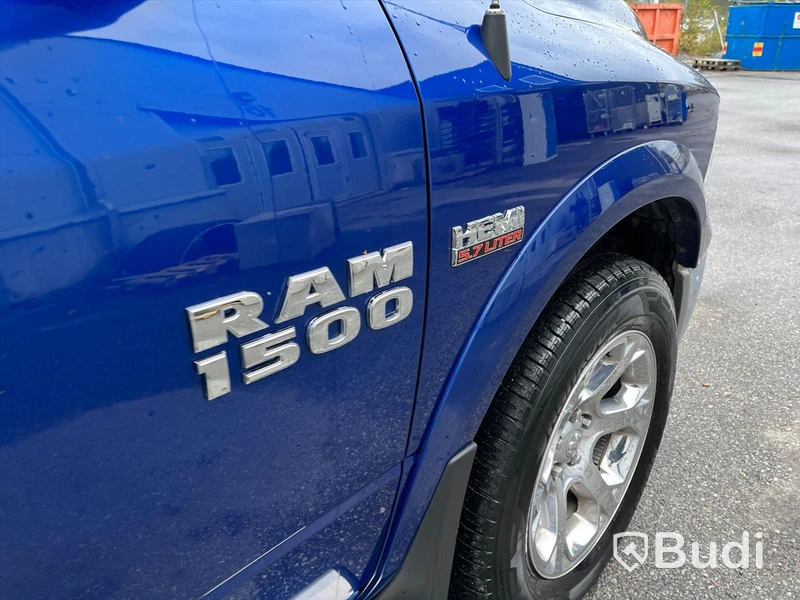 Pickup | Dodge RAM 1500-2018 | ENDAST 2373 mil | Crew Cab | Laramie | 5.7 V8 HEMI | 4x4 | 395hk