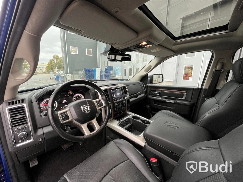 Pickup | Dodge RAM 1500-2018 | ENDAST 2373 mil | Crew Cab | Laramie | 5.7 V8 HEMI | 4x4 | 395hk