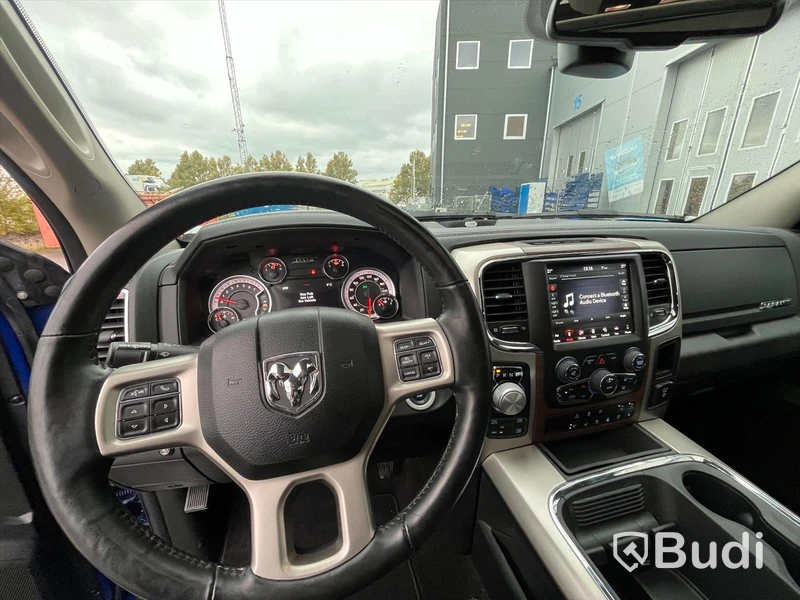 Pickup | Dodge RAM 1500-2018 | ENDAST 2373 mil | Crew Cab | Laramie | 5.7 V8 HEMI | 4x4 | 395hk