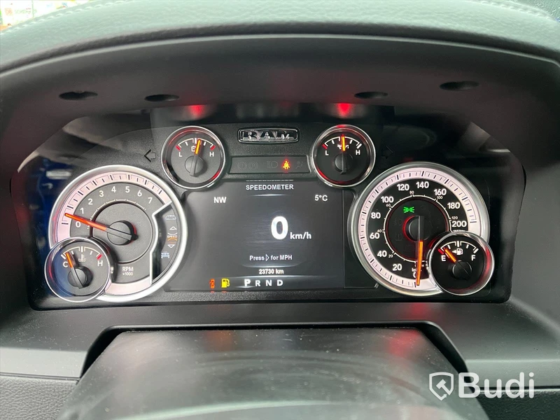 Pickup | Dodge RAM 1500-2018 | ENDAST 2373 mil | Crew Cab | Laramie | 5.7 V8 HEMI | 4x4 | 395hk