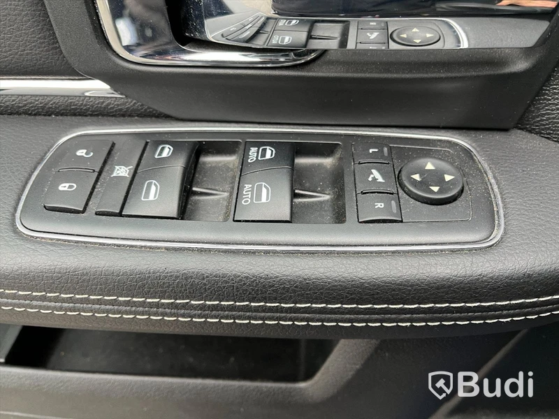 Pickup | Dodge RAM 1500-2018 | ENDAST 2373 mil | Crew Cab | Laramie | 5.7 V8 HEMI | 4x4 | 395hk