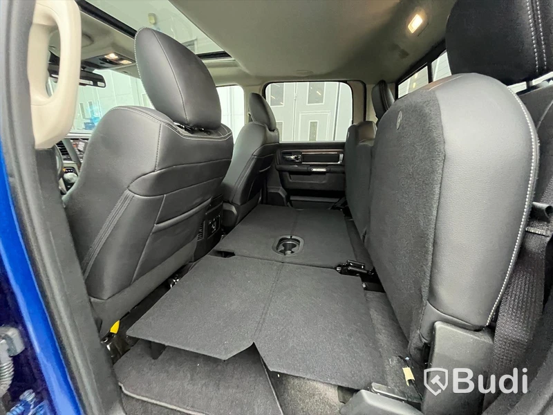 Pickup | Dodge RAM 1500-2018 | ENDAST 2373 mil | Crew Cab | Laramie | 5.7 V8 HEMI | 4x4 | 395hk