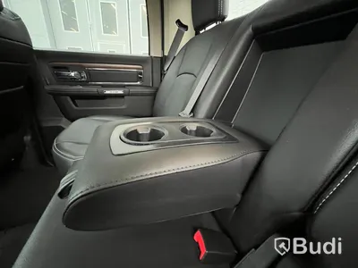 Pickup | Dodge RAM 1500-2018 | ENDAST 2373 mil | Crew Cab | Laramie | 5.7 V8 HEMI | 4x4 | 395hk