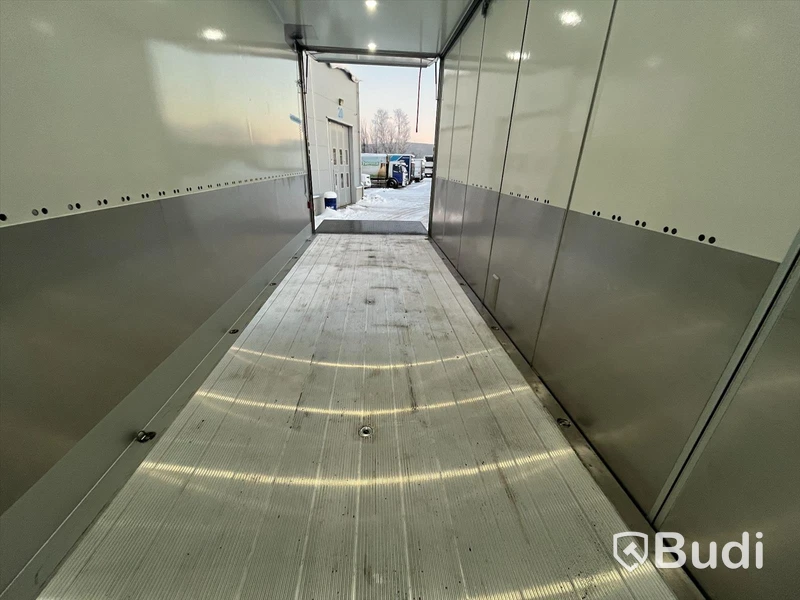 Lastbil Volvo FH 500 Yrkesutbildning Fjärrbil | 2022 | Automat | Öppningsbar sida | Nypris ca 2 800 000