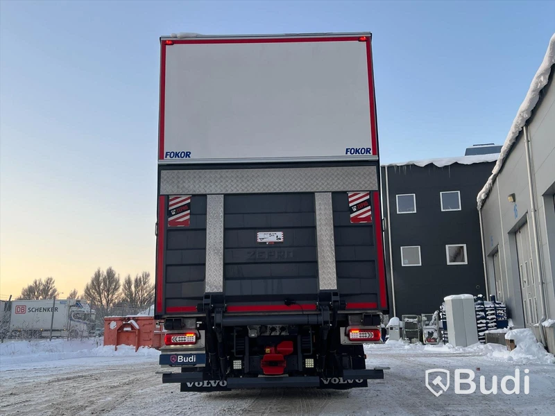 Lastbil Volvo FH 500 Yrkesutbildning Fjärrbil | 2022 | Automat | Öppningsbar sida | Nypris ca 2 800 000